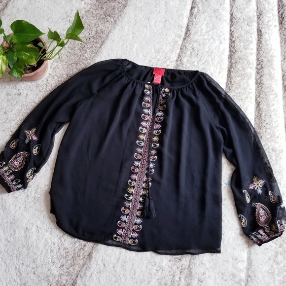 V Cristina Tops - Embrodied black peasant top with tassel tie neck